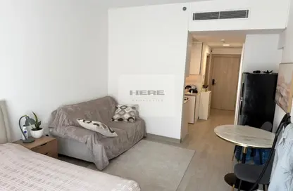 شقة - 1 حمام للايجار في برج لوما 22 الغربي - لوما 22 - الضاحية 10 - قرية جميرا الدائرية - دبي