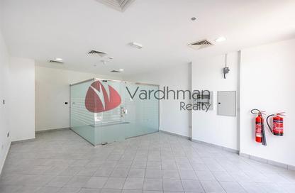 Shop - Studio - 1 Bathroom for rent in Dawson House - Meydan Avenue - Meydan - Dubai