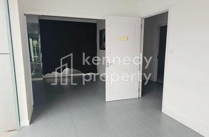 Shop - Studio for rent in Al Hanaa Centre - Al Jafiliya - Dubai