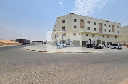 Labor Camp - Studio - 4 Bathrooms for rent in Umm Al Thuoob - Umm Al Quwain