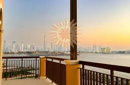 Villa - 5 Bedrooms - 7 Bathrooms for rent in Sur La Mer 2 - Sur La Mer - La Mer - Jumeirah - Dubai