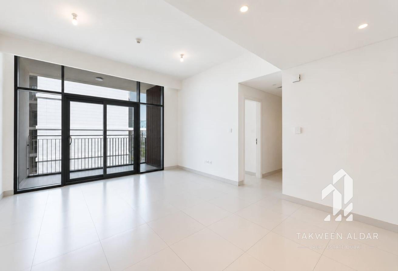 Spacious Layout | Prime Location | Vacant photo 9