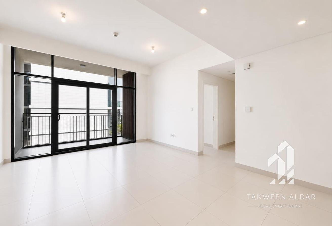 Spacious Layout | Prime Location | Vacant photo 7