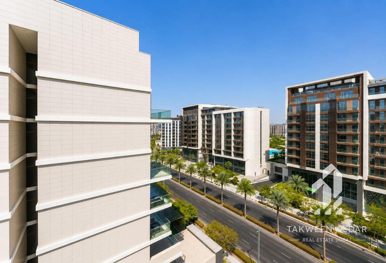 Spacious Layout | Prime Location | Vacant photo 2
