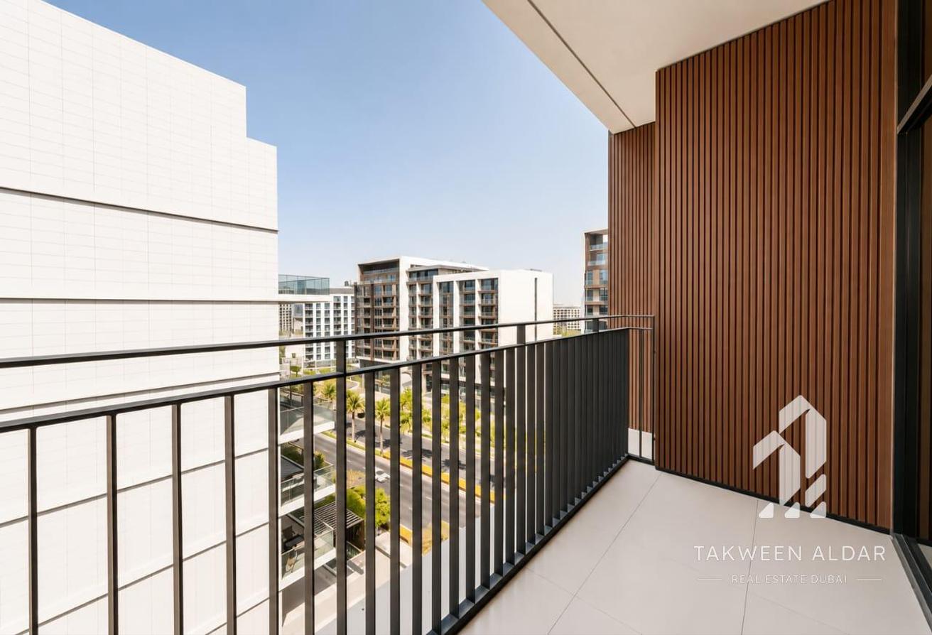 Spacious Layout | Prime Location | Vacant photo 4