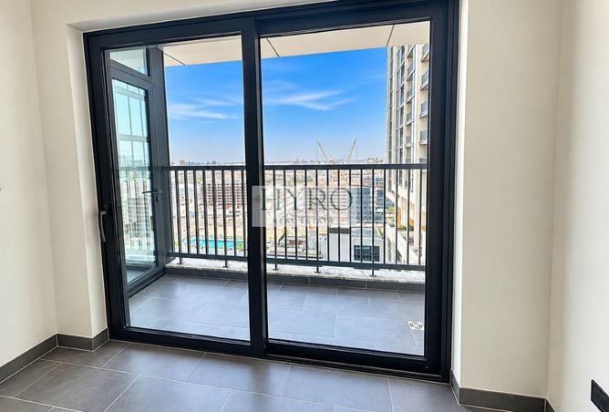 1 BR I High Floor I 5* Amenities I Vacant photo 2