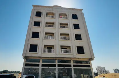 عمارة بالكامل - 8 غرف نوم - 6 حمامات للبيع في العالية - عجمان