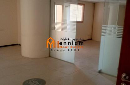 Co-working space - Studio - 4 Bathrooms for rent in Al Majaz Tower - Al Majaz - Sharjah