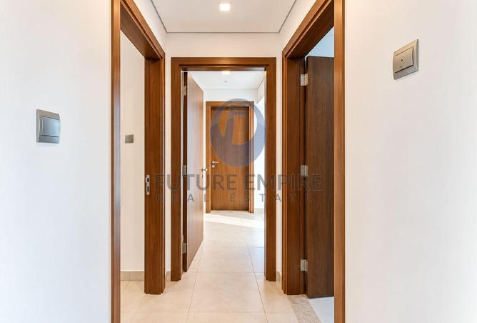 Near Metro | Spacious 1Bhk | Multiple Cheque photo 3