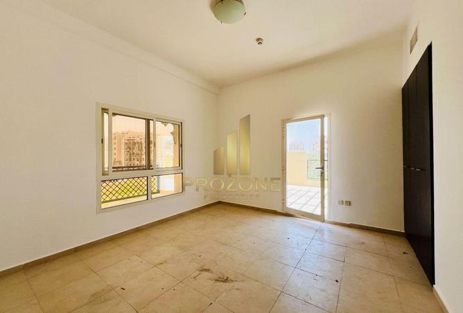 100418460 - Property Image 3