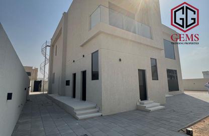 Villa - 5 Bedrooms - 6 Bathrooms for rent in Al Aweer 1 - Al Aweer - Dubai