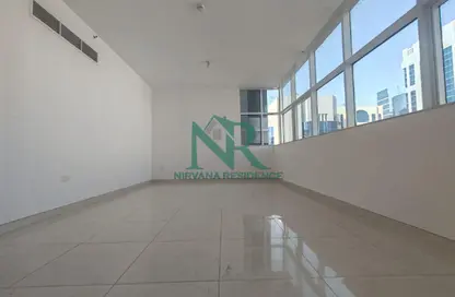 Apartment - 3 Bedrooms - 4 Bathrooms for rent in Hamdan Street - Abu Dhabi