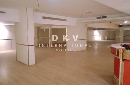 Shop - Studio - 2 Bathrooms for rent in Fairmont Hotel - Sheikh Zayed Road - Dubai