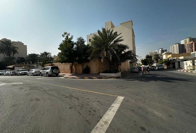 82820180 - Property Image 2