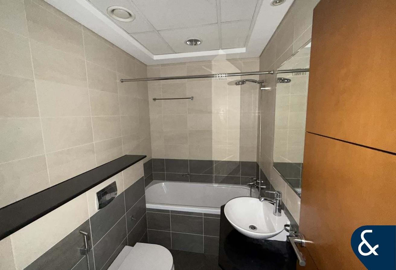 Three Bedroom | Furniture Optional | Sea View photo 12