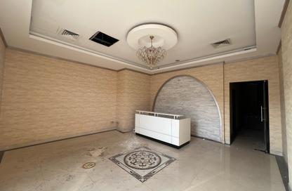 Shop - Studio for rent in Zee Zee Tower - Al Barsha 1 - Al Barsha - Dubai