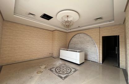 Shop - Studio for rent in Zee Zee Tower - Al Barsha 1 - Al Barsha - Dubai