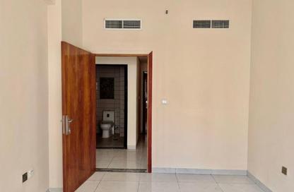 Apartment - 2 Bedrooms - 3 Bathrooms for rent in Samayen Suites 2 - Al Muraqqabat - Deira - Dubai