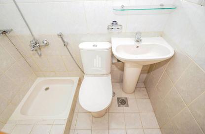 Apartment - 2 - 3 for rent in Al Durrah Tower - Al Majaz 3 - Al Majaz - Sharjah