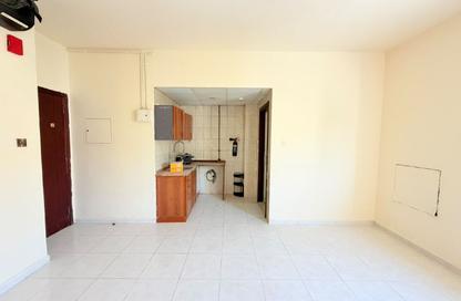 Apartment - Studio - 1 for rent in Fire Station Road - Muwaileh - Sharjah
