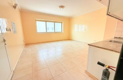 Apartment - Studio - 1 for rent in Fire Station Road - Muwaileh - Sharjah