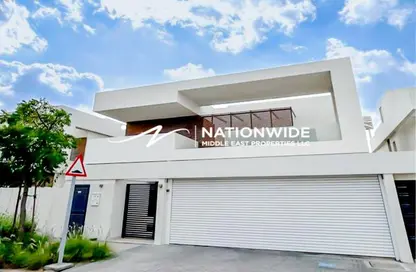 Villa - 5 Bedrooms - 6 Bathrooms for rent in West Yas - Yas Island - Abu Dhabi