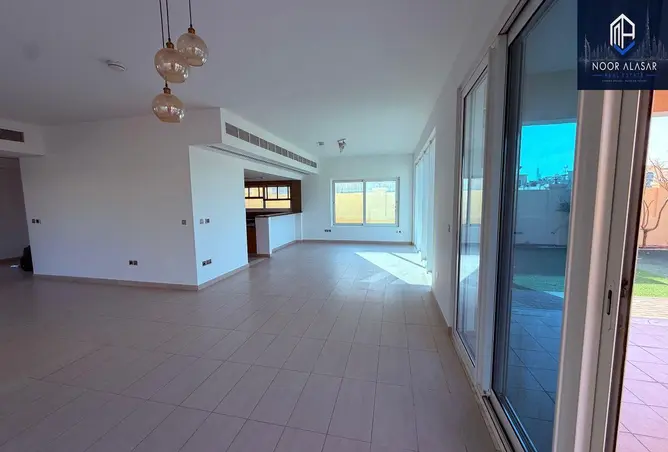 156411403 - Property Image 3