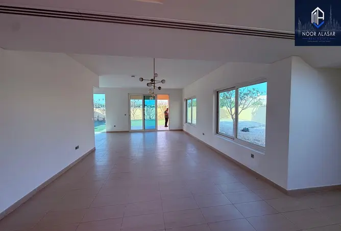 156411403 - Property Image 2