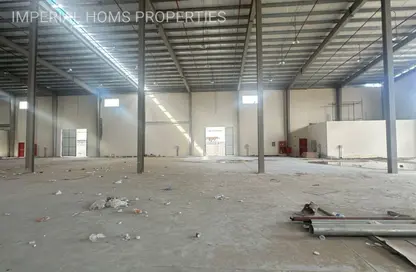 Warehouse - Studio - 3 Bathrooms for sale in Umm Al Thuoob - Umm Al Quwain