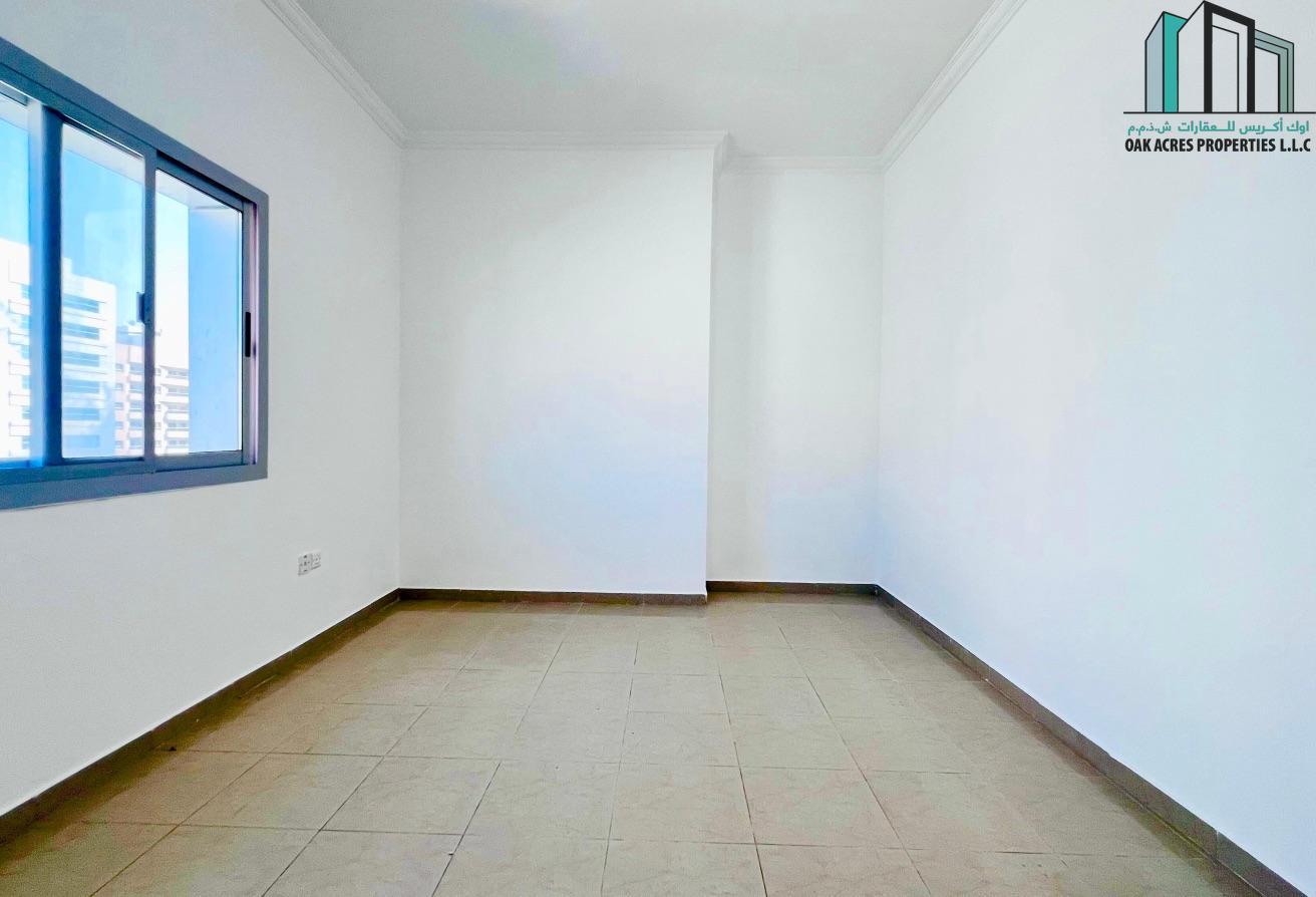 Spacious 1 BHK | Close to NMC Hospital | Family photo 5