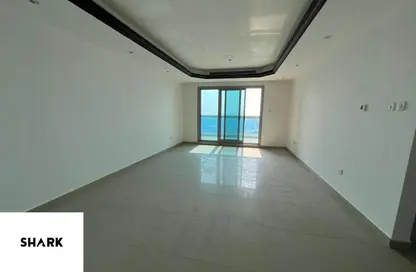 شقة - غرفة نوم - 2 حمامات للبيع في مساكن كورنيش عجمان - طريق كورنيش عجمان - عجمان