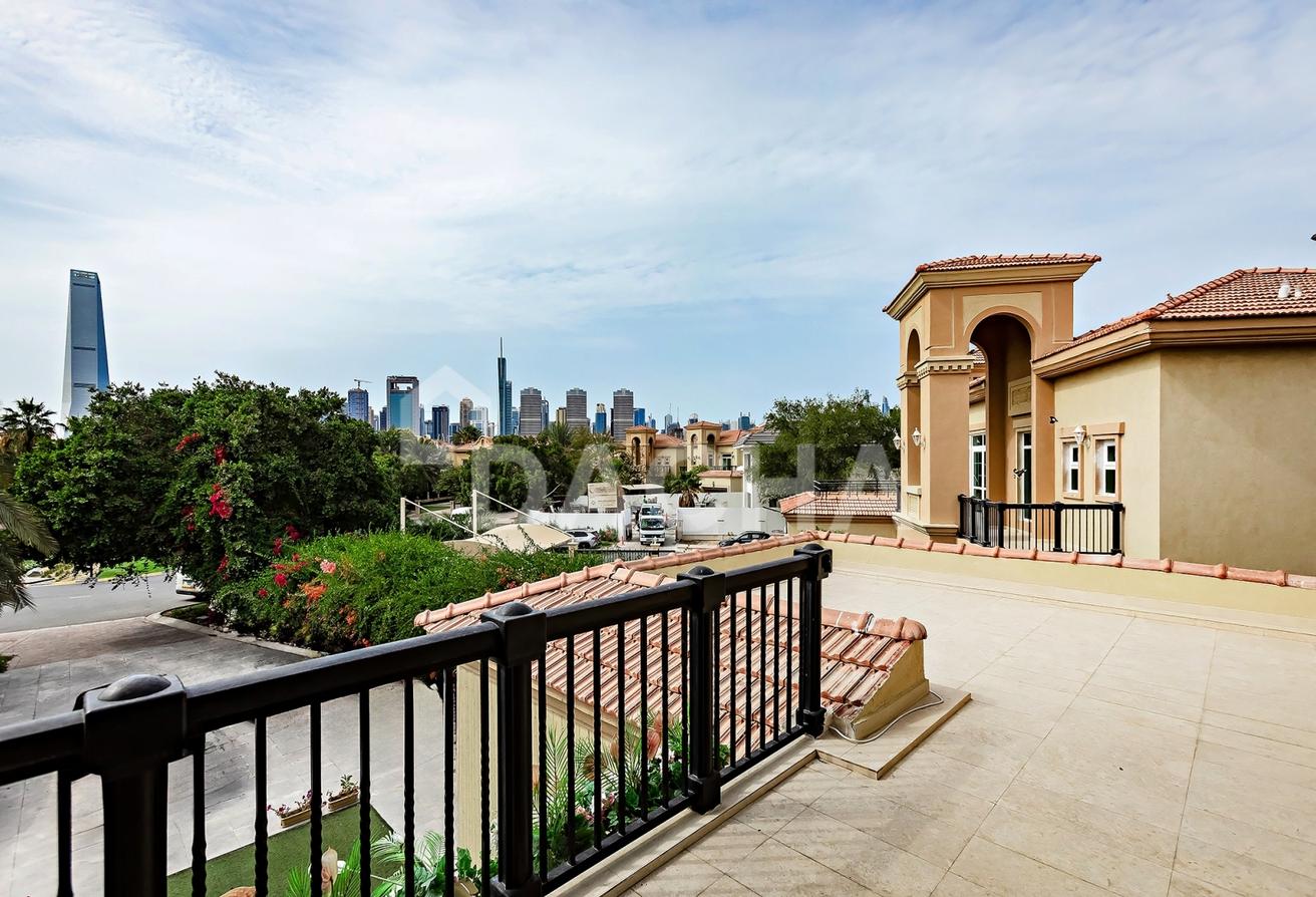 Upgraded | Fully Furnished | Lake View photo 11