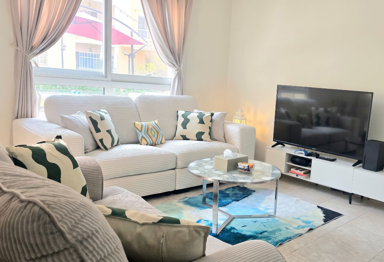 Chiller Free | Easy Access | Pool View