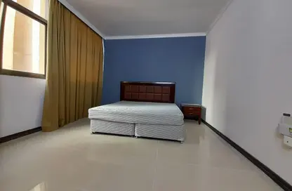 Apartment - Studio - 1 Bathroom for rent in Hamdan Street - Abu Dhabi