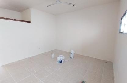 سكن عمال - استوديو - 2 حمامات للايجار في عجمان كزيك تاورز - الراشدية 1 - الراشدية - عجمان