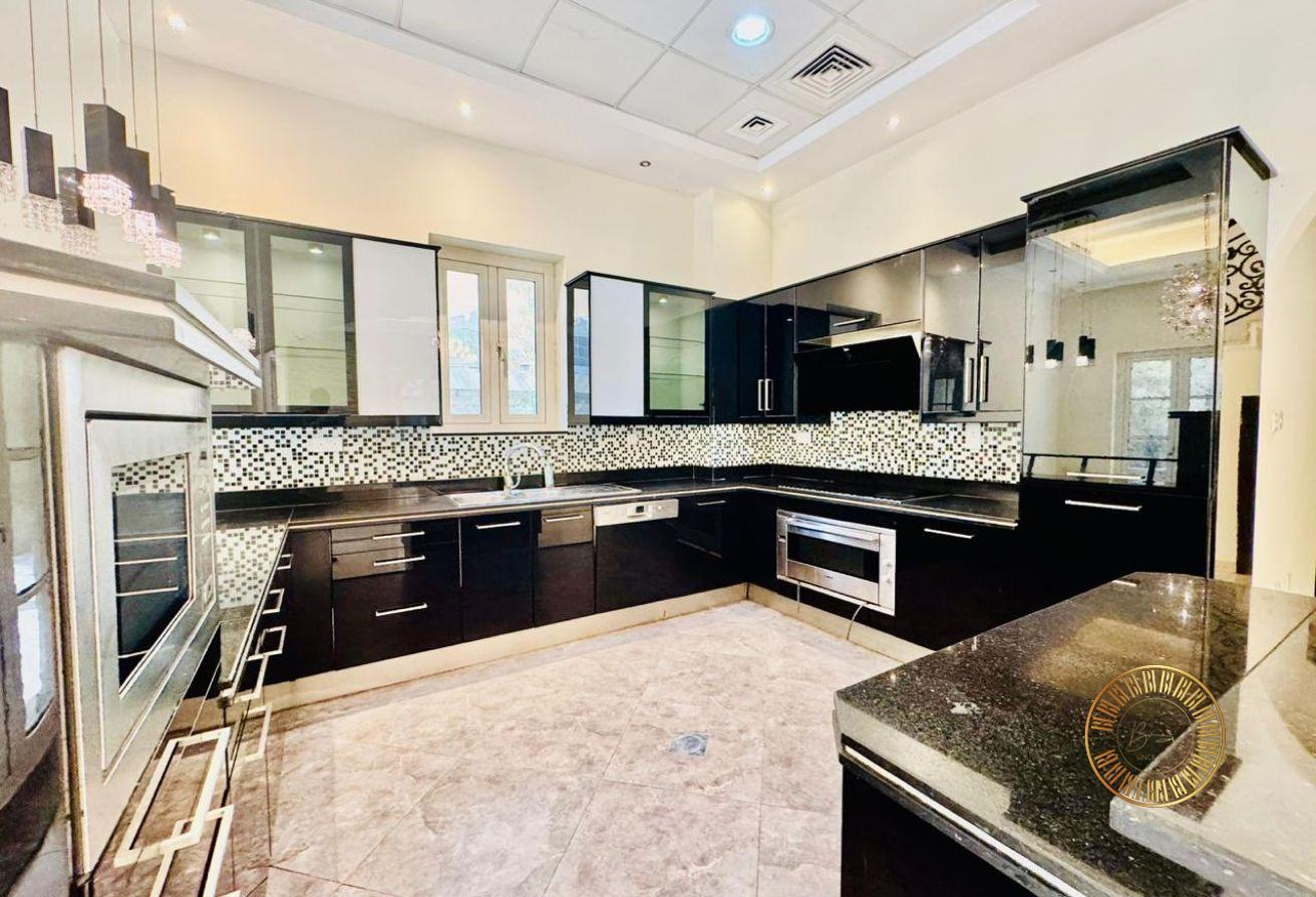 RENOVATED - LARGE FIVE-BEDROOM VILLA WITH MAIDS photo 21