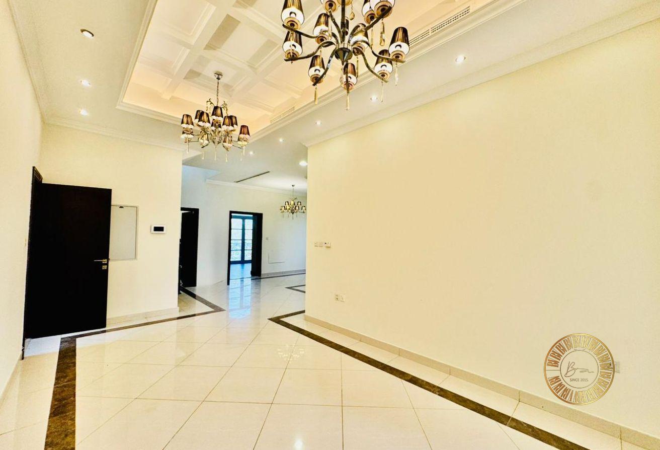 RENOVATED - LARGE FIVE-BEDROOM VILLA WITH MAIDS photo 11