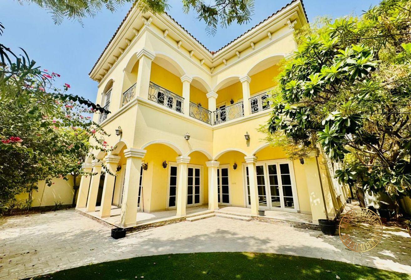 RENOVATED - LARGE FIVE-BEDROOM VILLA WITH MAIDS photo 6
