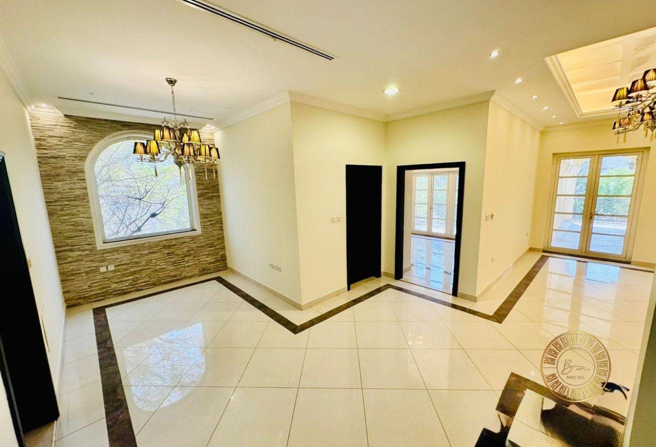 RENOVATED - LARGE FIVE-BEDROOM VILLA WITH MAIDS photo 8