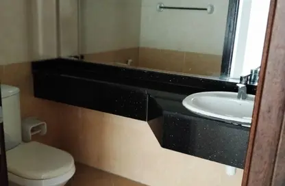 شقة - 2 غرف نوم - 3 حمامات للايجار في دار المجاز - شارع جمال عبد الناصر - المجاز - الشارقة