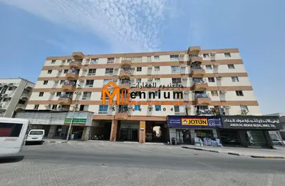 عمارة بالكامل - 8 غرف نوم - 8 حمامات للبيع في المنطقة الصناعية رقم 4 - المنطقة الصناعية بالشارقة - الشارقة