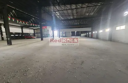 Warehouse - Studio - 4 Bathrooms for rent in Al Quoz Industrial Area 1 - Al Quoz Industrial Area - Al Quoz - Dubai Warehouse - Studio - 4 Bathrooms for rent in Al Quoz Industrial Area 1 - Al Quoz Industrial Area - Al Quoz - Dubai
