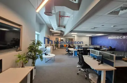 Office Space - Studio - 4 Bathrooms for rent in Iris Bay - Business Bay - Dubai