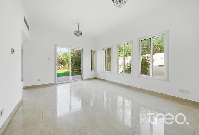 54930042 - Property Image 2