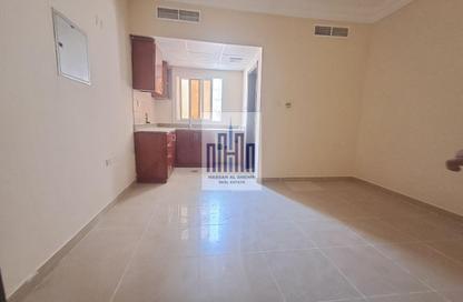 Apartment - Studio - 1 Bathroom for rent in Muwailih Building - Muwaileh - Sharjah