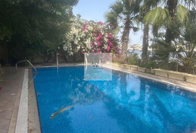 Exclusive 6 Bedroom Signature Villa