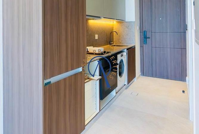98240423 - Property Image 3