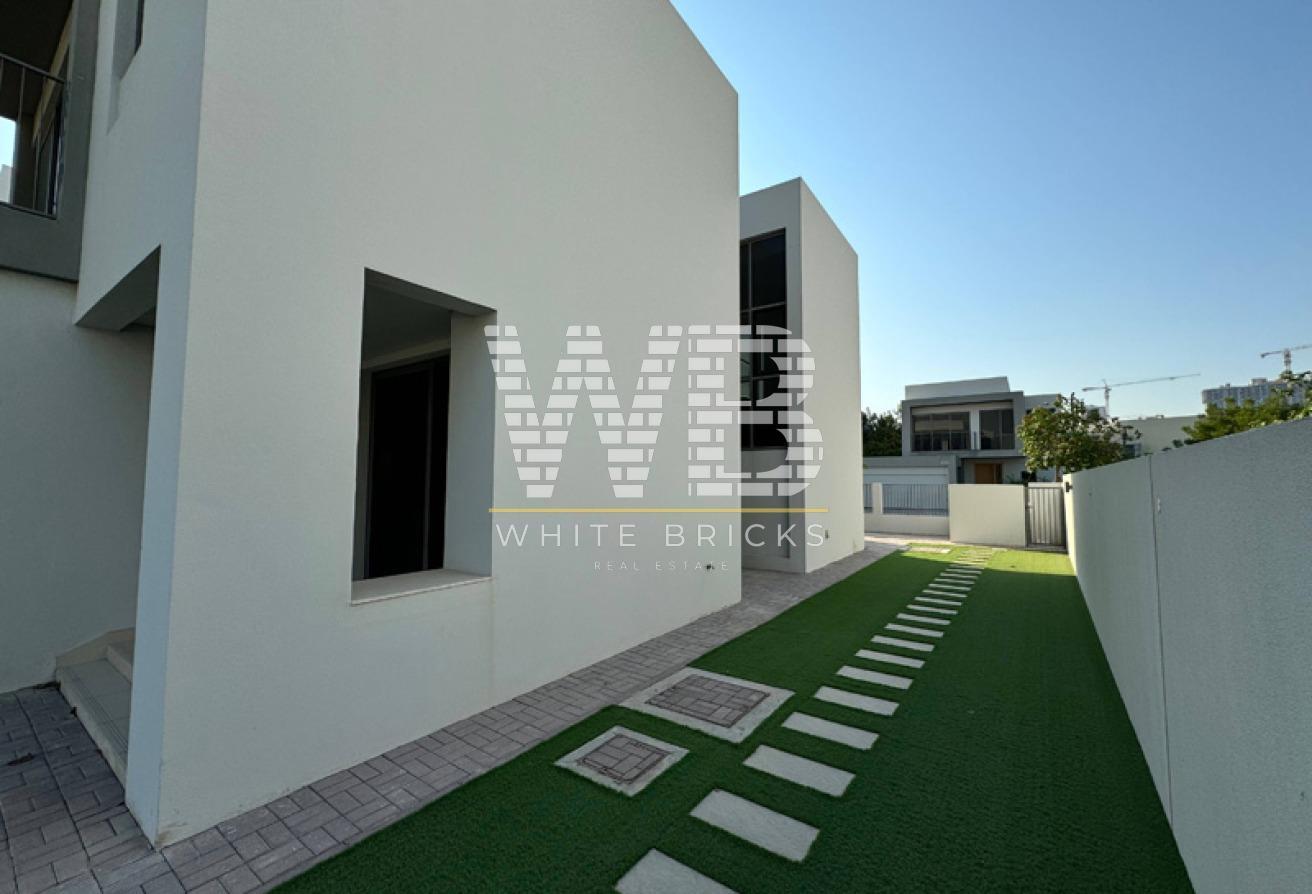 Exclusive 3BR Villa | Spacious | Prime Location photo 14