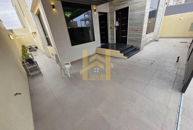 77402838 - Property Image 2