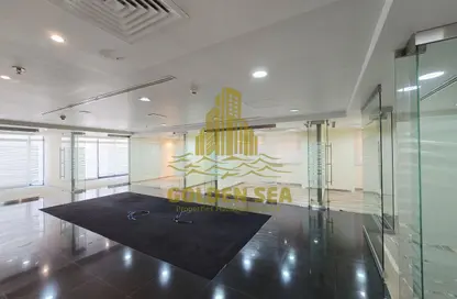 مكتب - استوديو - 4 حمامات للايجار في شارع خليفة - أبوظبي
